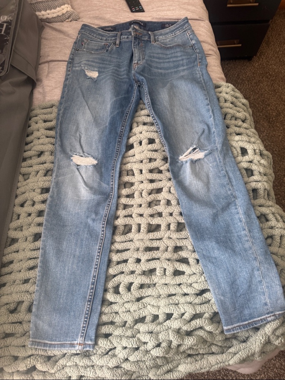 Vigoss women’s jagger super skinny classic fit  Distressed Lr Blue Jeans W30 L28